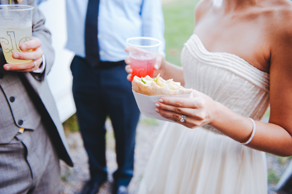 laid-back summer wedding with photos by Amanda Marie Studios | via junebugweddings.com laid-back summer wedding with photos by Amanda Marie Studios | via junebugweddings.com