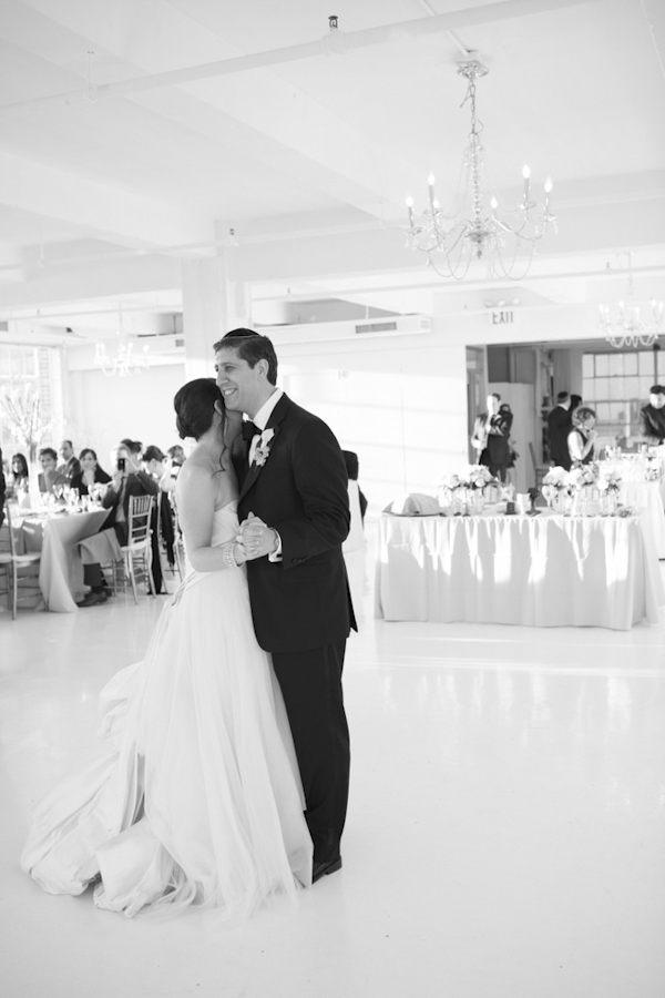 elegant wedding at Studio450 in New York, photo by Karen Hill Photography | via junebugweddings.com elegant wedding at Studio450 in New York, photo by Karen Hill Photography | via junebugweddings.com