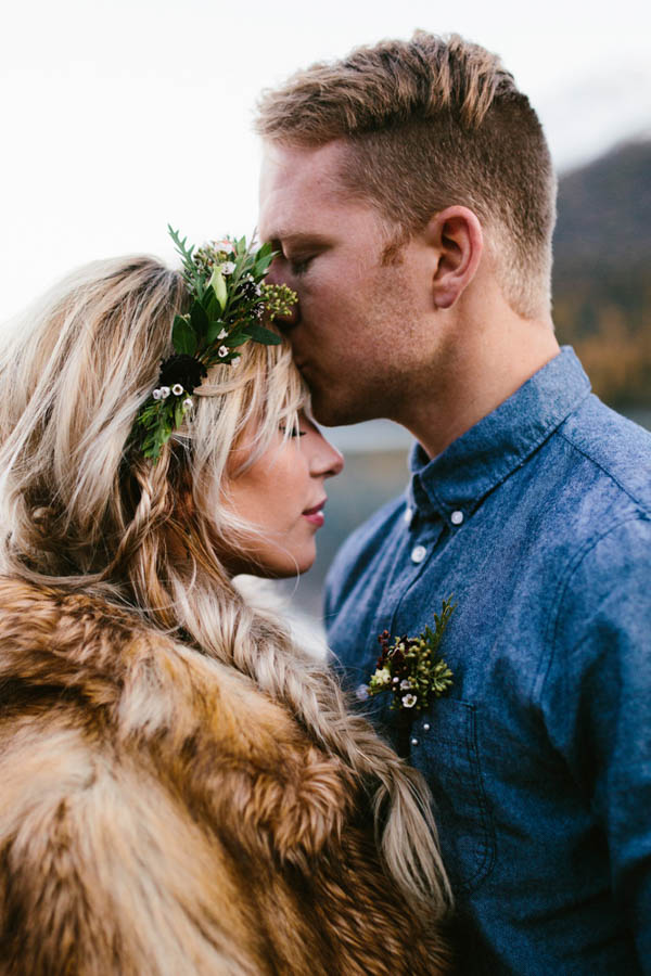 Winter-Elopement-Inspiration-at-Eklunta-Lake-Kristian-Lynae-Photography-5