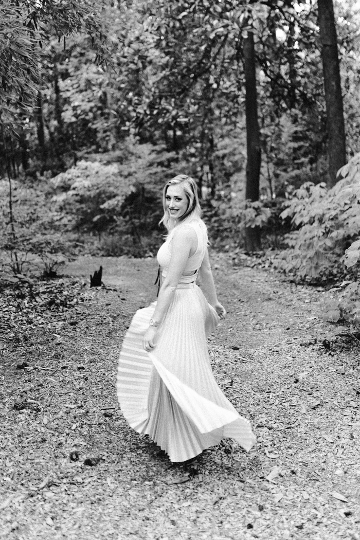 cool-glam-engagement-session-at-atlantas-swan-house-20