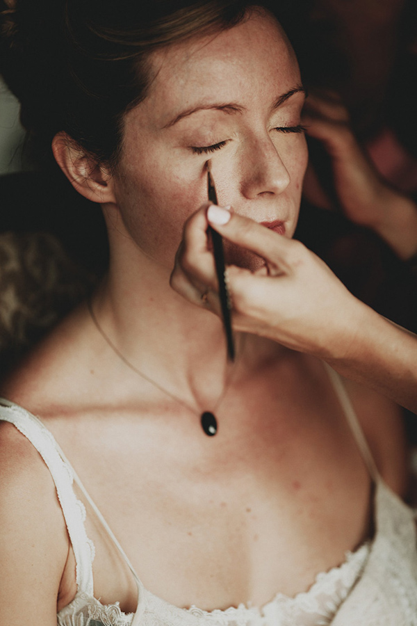 bride getting ready, photo by Bradford Martens | via junebugweddings.com bride getting ready, photo by Bradford Martens | via junebugweddings.com