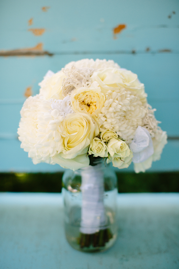 sunny rustic barn wedding in Michigan with photos by Dan Stewart | via junebugweddings.com sunny rustic barn wedding in Michigan with photos by Dan Stewart | via junebugweddings.com