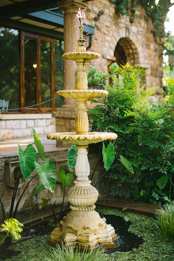 gold and cream wedding in Johannesburg, South Africa, photo by Adam Alex | via junebugweddings.com gold and cream wedding in Johannesburg, South Africa, photo by Adam Alex | via junebugweddings.com