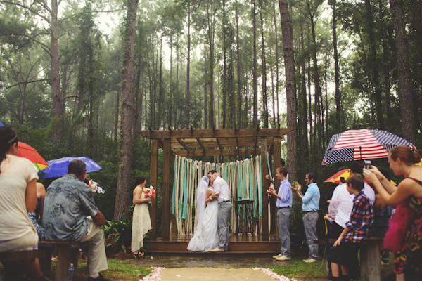 rain on wedding day at Glen Venue, Florida, photo by Jason Mize | via junebugweddings.com rain on wedding day at Glen Venue, Florida, photo by Jason Mize | via junebugweddings.com