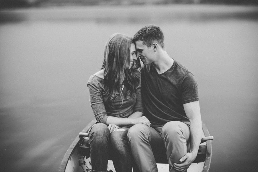 Casual-Engagement-Session-Canoeing-in-Alberta-Tricia-Victoria-Photography (8 of 23)