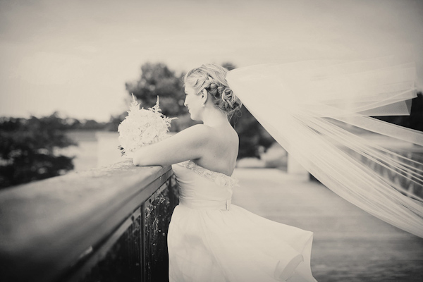 classic Oscar De La Renta bridal style with photos by Katherine Salvatori Photography | via junebugweddings.com classic Oscar De La Renta bridal style with photos by Katherine Salvatori Photography | via junebugweddings.com