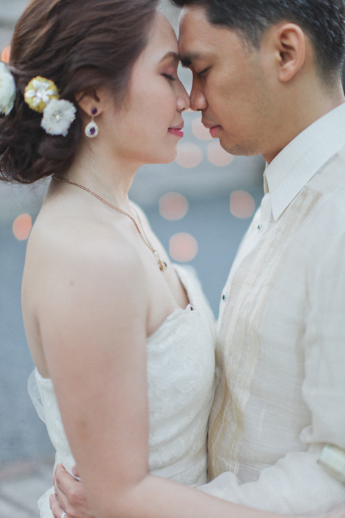 elegant outdoor wedding at Hacienda Isabella, Tagaytay, Philippines - photos by destination wedding photographers Jeff and Lisa Photography | Junebug Weddings elegant outdoor wedding at Hacienda Isabella, Tagaytay, Philippines - photos by destination wedding photographers Jeff and Lisa Photography | Junebug Weddings