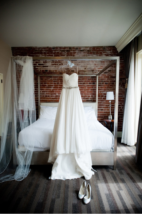 glamorous alexis hotel wedding, downtown seattle - photos by seattle wedding photographer Barbie Hull | JunebugWeddings.com glamorous alexis hotel wedding, downtown seattle - photos by seattle wedding photographer Barbie Hull | JunebugWeddings.com