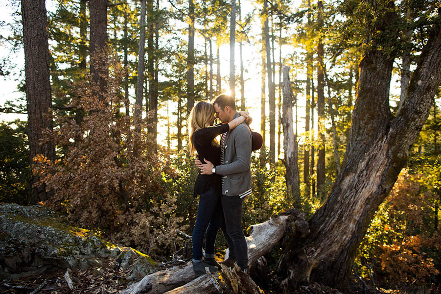Cozy-Anniversary-Photo-Shoot-at-Mount-Tamalpais-Dustin-Cantrell-10
