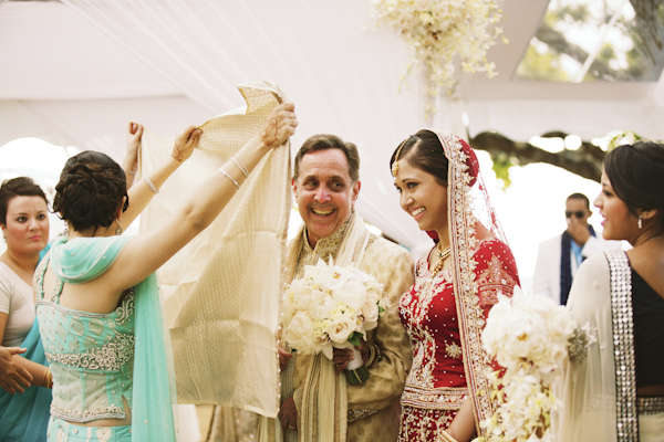 indian american wedding in Hawaii, photos by Anna Kim Photography | via junebugweddings.com indian american wedding in Hawaii, photos by Anna Kim Photography | via junebugweddings.com