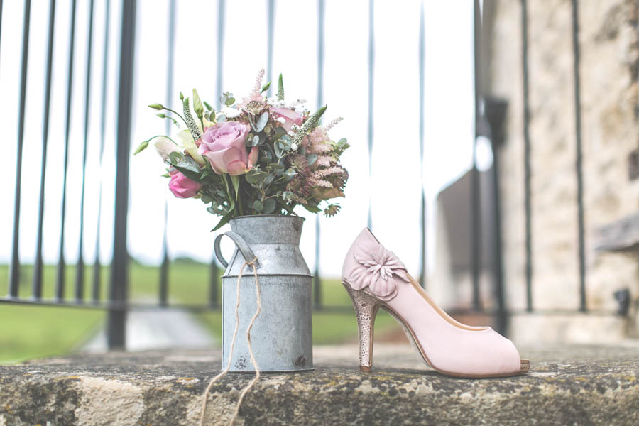 Vintage-Gloucestershire-Wedding-at-Kingscote-Barn-Rachel-Lambert-Photography-0015