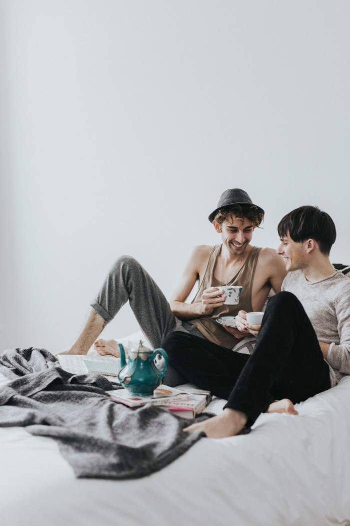 modern-minimalist-engagement-photos-in-chicago-11