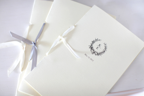 Grey and cream seaside wedding in Newport News, VA, photos by Whitebox Weddings via junebugweddings.com Grey and cream seaside wedding in Newport News, VA, photos by Whitebox Weddings via junebugweddings.com