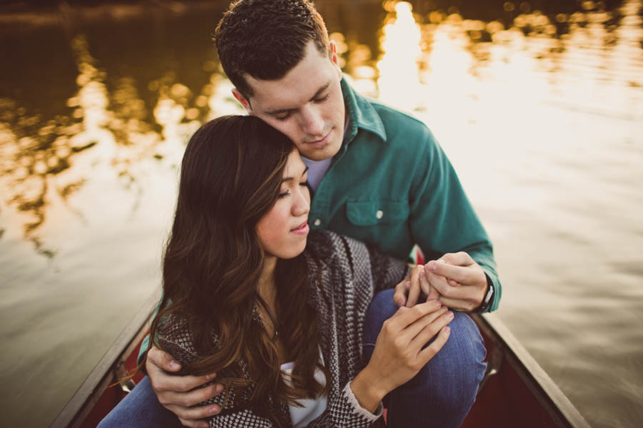 Mountain-Backdrop-Engagement-Photos-at-Sparks-Lake-Natalie-Puls-Photography-8