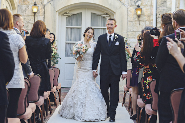 traditional and timeless bridal style, photo by Christina Carroll Photography | via junebugweddings.com traditional and timeless bridal style, photo by Christina Carroll Photography | via junebugweddings.com