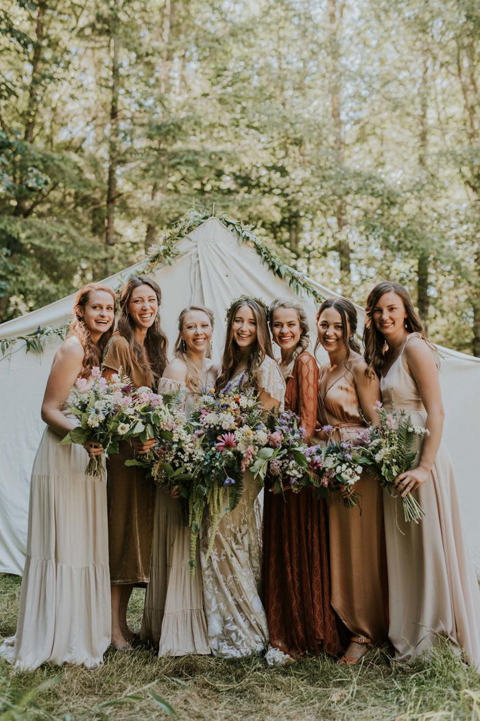 French & Scottish Inspired Woodland Wedding in Washington | Junebug Weddings