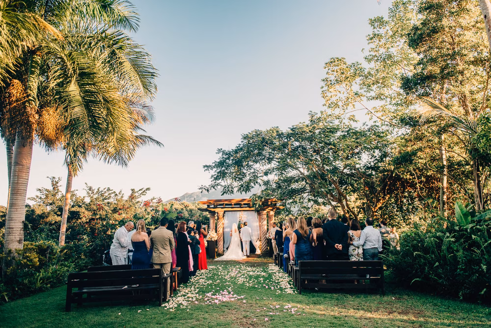 Romantic-Puerto-Rican-Wedding-Hacienda-Siesta-Alegre-Evan-Rich (38 of 47)