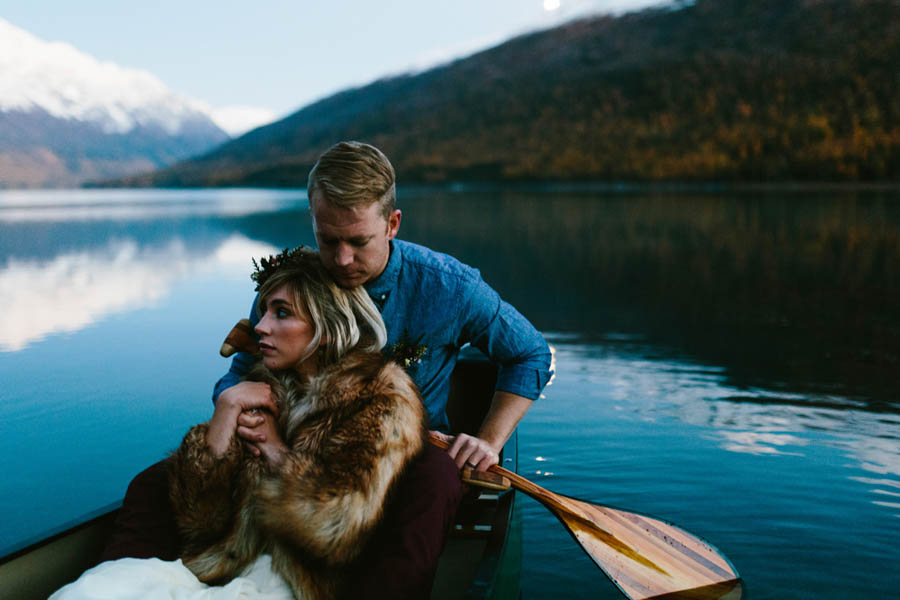 Winter-Elopement-Inspiration-at-Eklunta-Lake-Kristian-Lynae-Photography-21