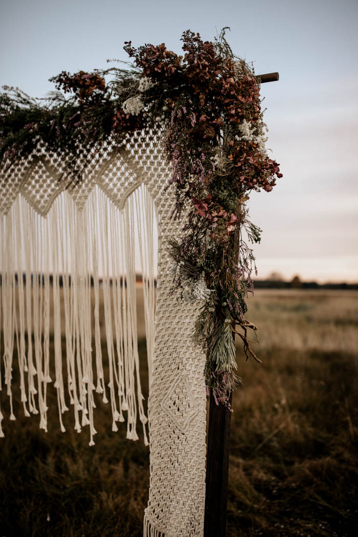 folksy-elopement-inspiration-in-munich-chris-and-ruth-photography-19