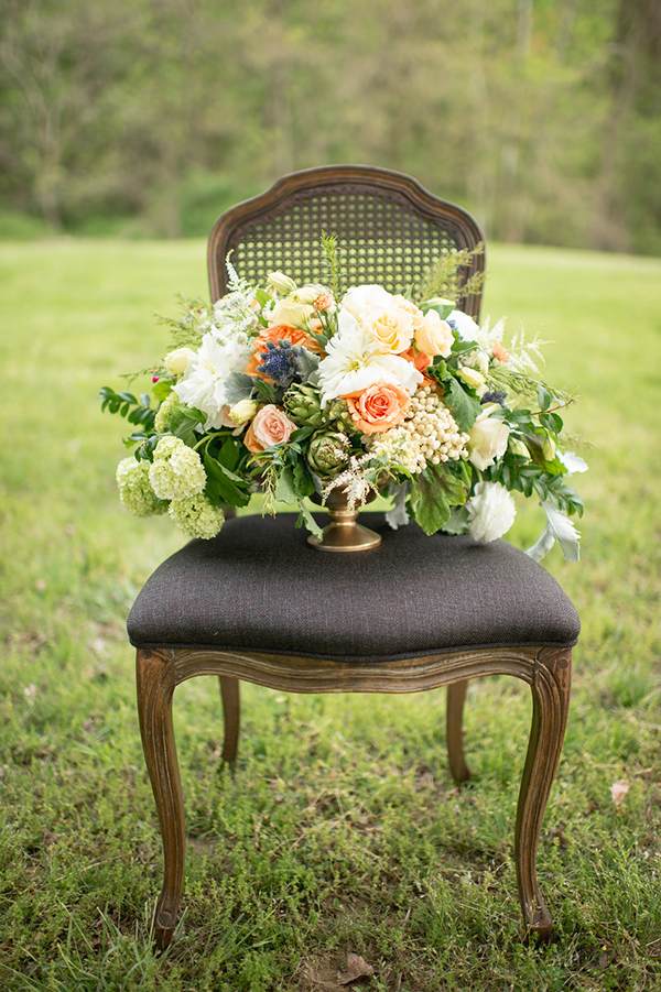 darling countryside wedding inspiration photo shoot, photo by L Hewitt Photography | via junebugweddings.com darling countryside wedding inspiration photo shoot, photo by L Hewitt Photography | via junebugweddings.com