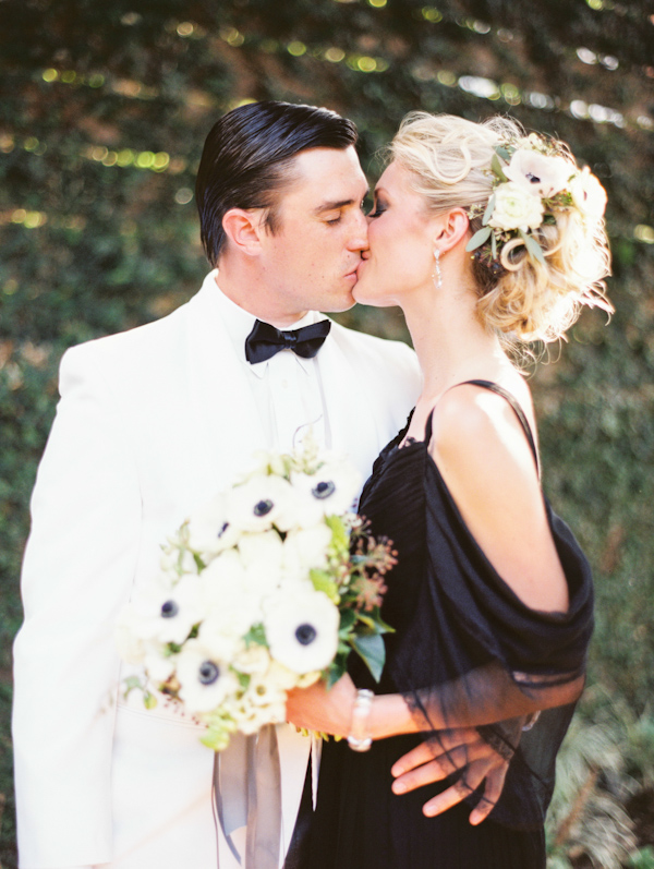 organic black & white wedding inspiration photo shoot, photo by Taylor Lord Photography | via junebugweddings.com organic black & white wedding inspiration photo shoot, photo by Taylor Lord Photography | via junebugweddings.com