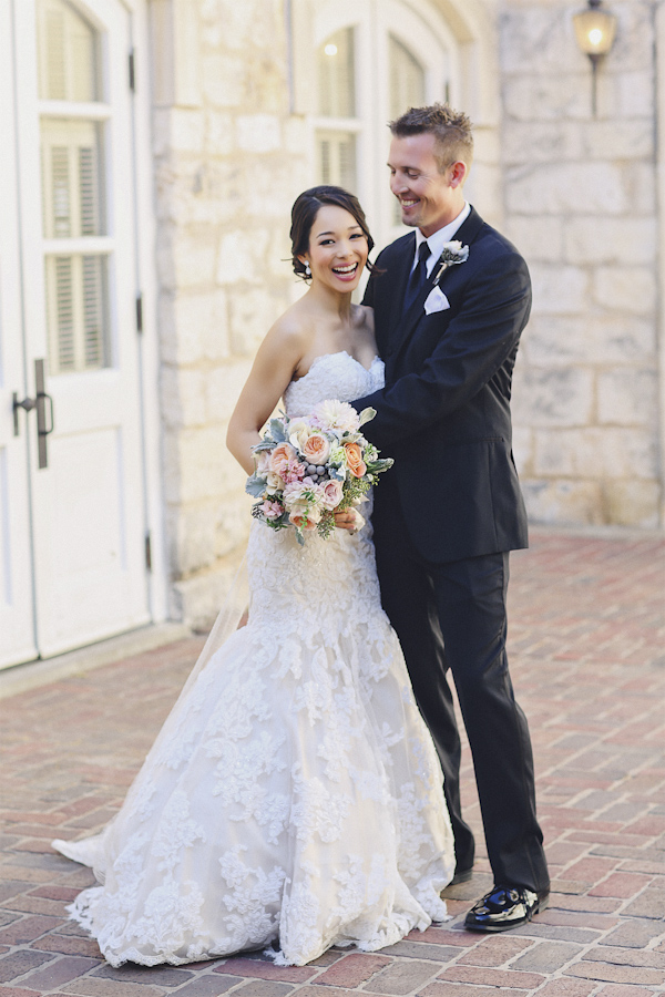 traditional and timeless bridal style, photo by Christina Carroll Photography | via junebugweddings.com traditional and timeless bridal style, photo by Christina Carroll Photography | via junebugweddings.com
