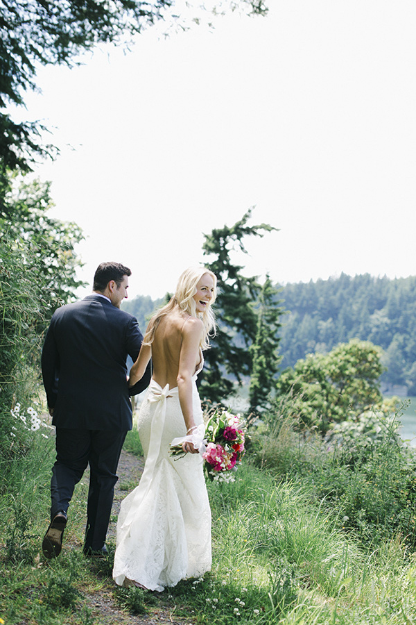 rustic wedding at Woodstock Farm in Bellingham, Washington, photos by Michel M. Waite Photography | via junebugweddings.com rustic wedding at Woodstock Farm in Bellingham, Washington, photos by Michel M. Waite Photography | via junebugweddings.com