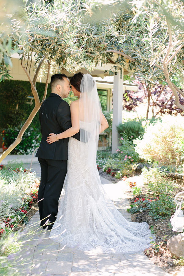 picturesque vineyard wedding in San Jose with photos by Jinda Photography | via junebugweddings.com picturesque vineyard wedding in San Jose with photos by Jinda Photography | via junebugweddings.com