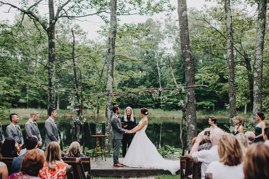 Minnesota-Woodland-Wedding-at-Juliane-James-Place-Matt-Lien-24