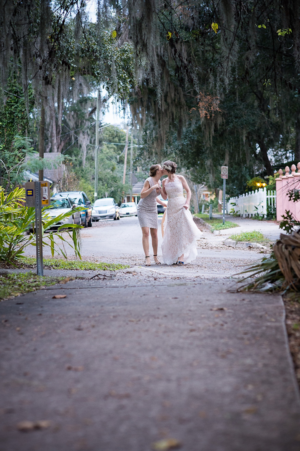 elegant winter wedding in Florida with photos by Dana Goodson Photography | via junebugweddings.com elegant winter wedding in Florida with photos by Dana Goodson Photography | via junebugweddings.com