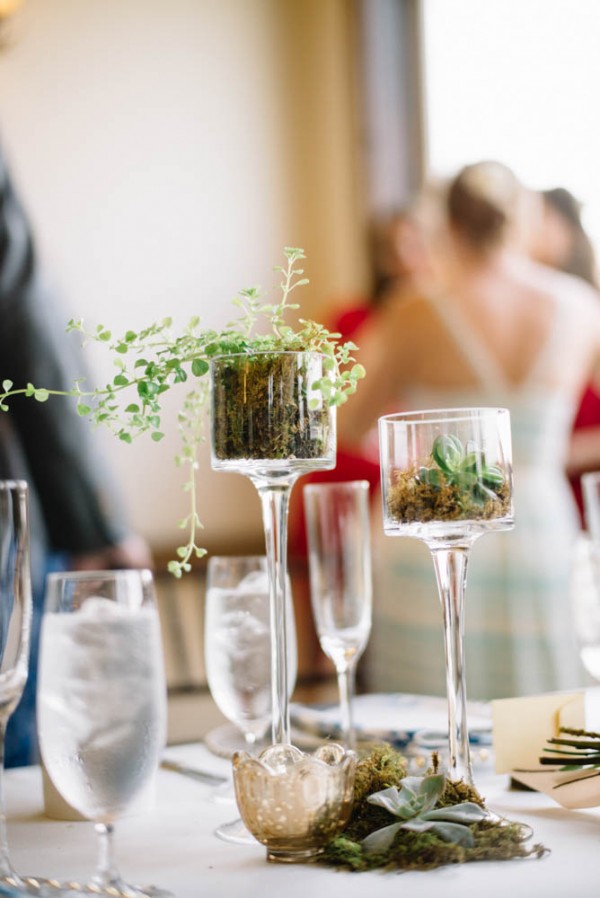 Unique-glassware-1-Romantic-Estes-Park-Wedding-at-Taharaa-Mountain-Lodge-21-of-27-600x898