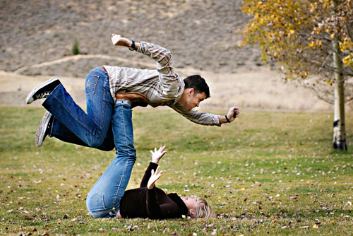 hilarious engagement photo by Kristin Cheatwood of Cheatwood Photography | junebugweddings.com hilarious engagement photo by Kristin Cheatwood of Cheatwood Photography | junebugweddings.com