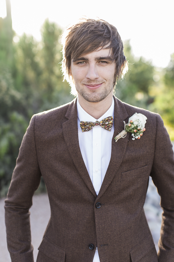 groom's tweed suit from Topman, photo by Rachel Solomon | via junebugweddings.com groom's tweed suit from Topman, photo by Rachel Solomon | via junebugweddings.com