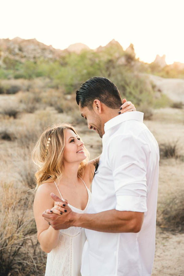 Joshua-Tree-Elopement-Inspiration-Colorful-Southwestern-Vibes-19