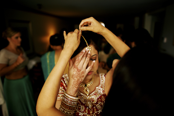 indian american wedding in Hawaii, photos by Anna Kim Photography | via junebugweddings.com indian american wedding in Hawaii, photos by Anna Kim Photography | via junebugweddings.com
