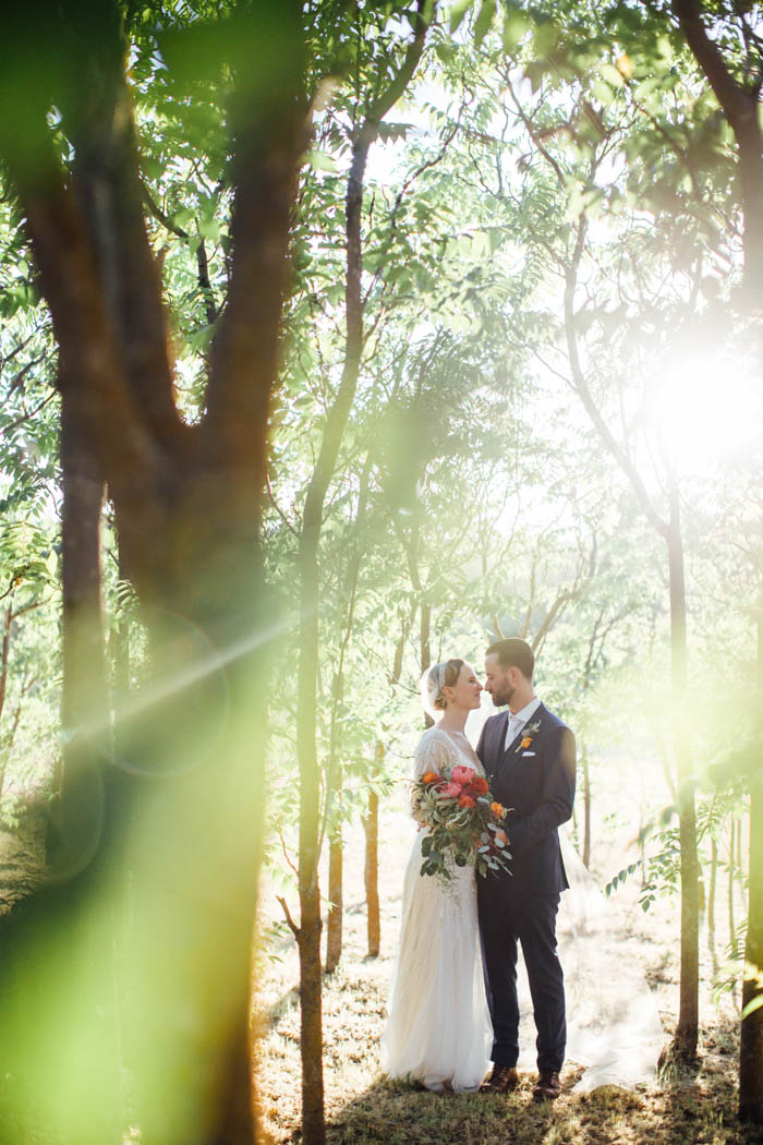 creative-sedona-wedding-in-the-tlaquepaque-arts-and-crafts-village-jane-in-the-woods-60
