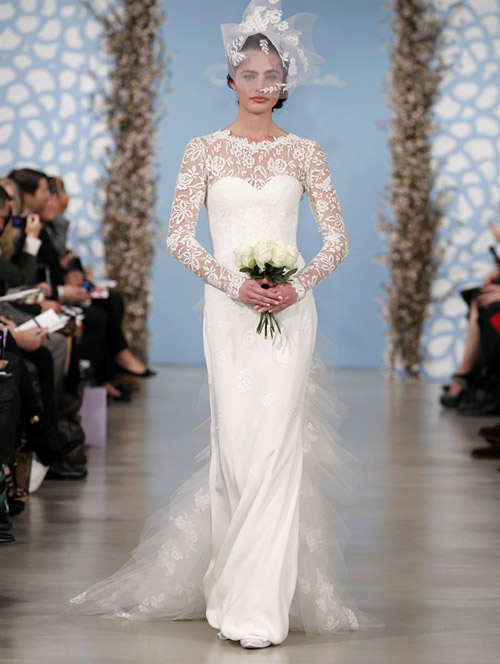 Wedding dress by Oscar de la Renta from his Spring 2014 bridal collection | via junebugweddings.com Wedding dress by Oscar de la Renta from his Spring 2014 bridal collection | via junebugweddings.com