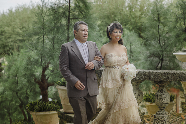 vintage wedding at Vizcaya Museum and Gardens, Florida, photo by Maloman Studios | via junebugweddings.com vintage wedding at Vizcaya Museum and Gardens, Florida, photo by Maloman Studios | via junebugweddings.com