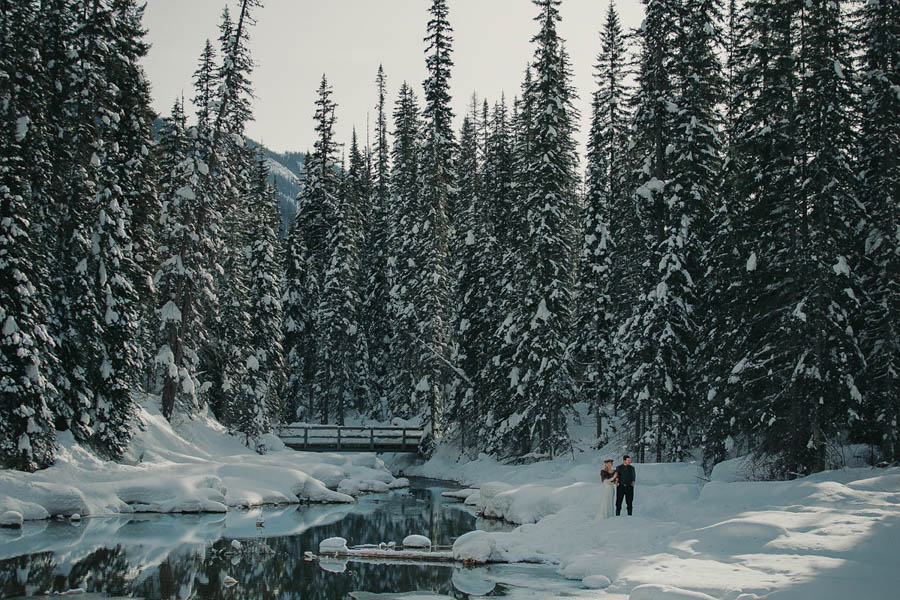 Passionate-Winter-Elopement-Inspiration-at-Emerald-Lake-Lolo-Nola-Photography-26