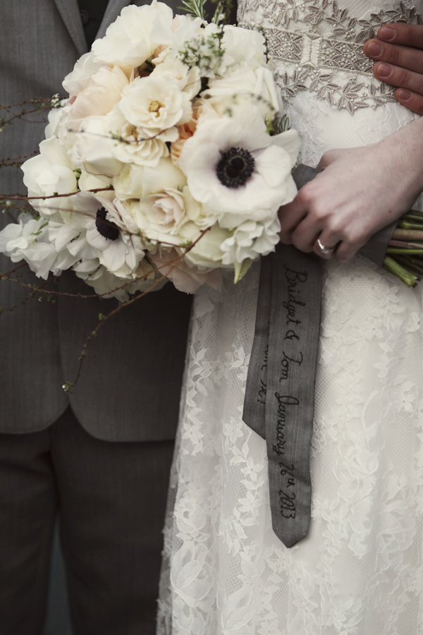 warm and cozy winter wedding, photo by Alison Conklin Photography | via junebugweddings.com warm and cozy winter wedding, photo by Alison Conklin Photography | via junebugweddings.com
