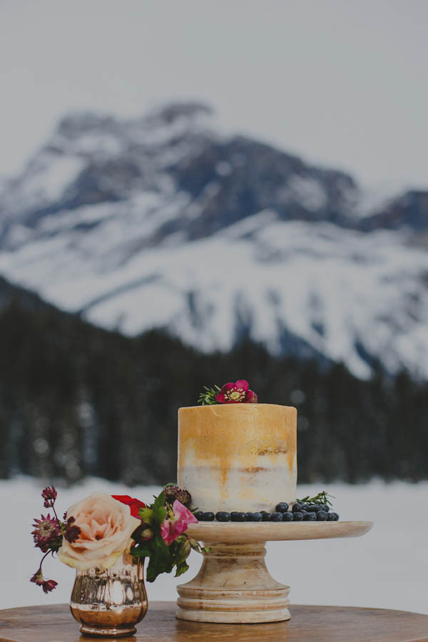 Passionate-Winter-Elopement-Inspiration-at-Emerald-Lake-Lolo-Nola-Photography-1
