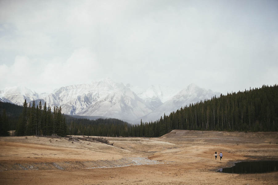 Breathtaking-Lake-Minnewanka-Engagement-Daring-Wanderer (13 of 27)