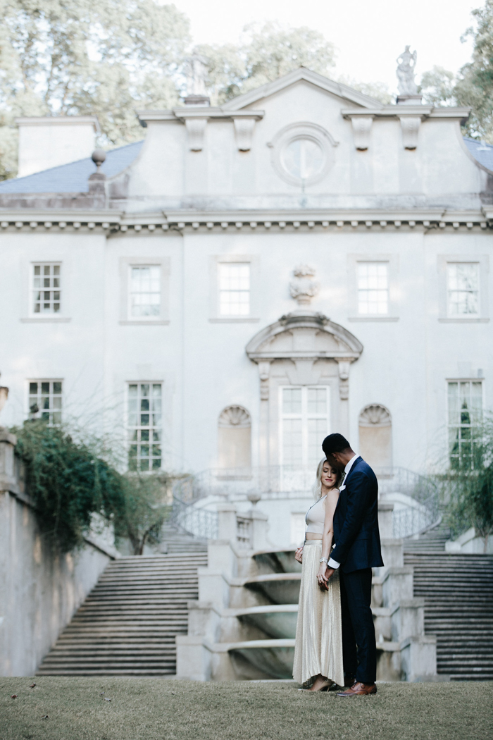 cool-glam-engagement-session-at-atlantas-swan-house-15