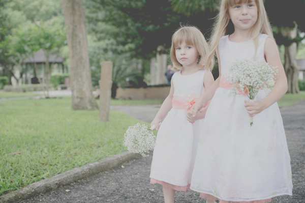 flower girls, photo by Still55 Photography | via junebugweddings.com flower girls, photo by Still55 Photography | via junebugweddings.com