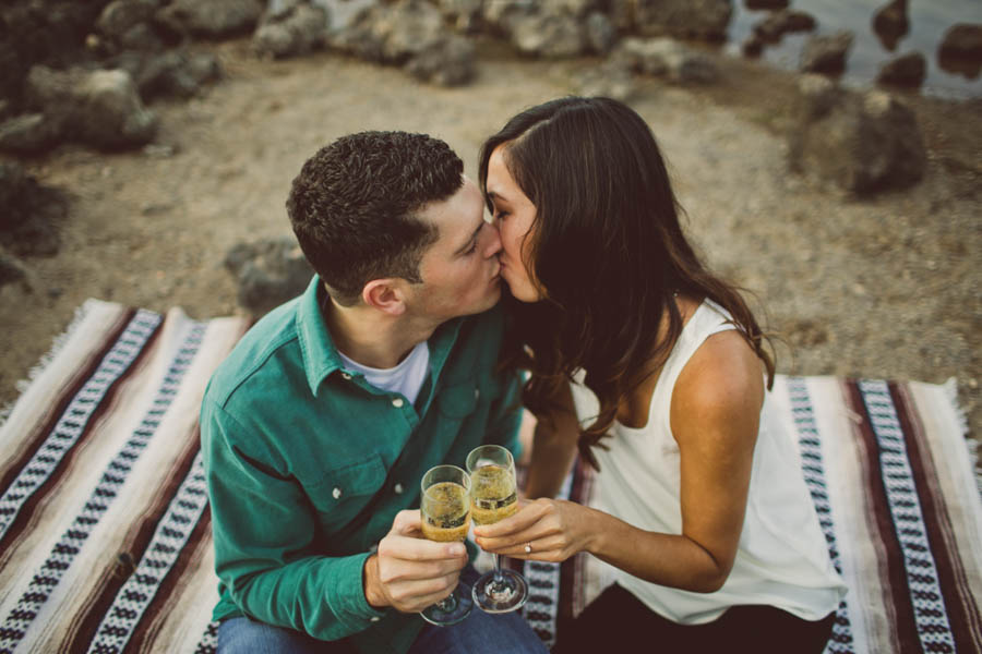 Mountain-Backdrop-Engagement-Photos-at-Sparks-Lake-Natalie-Puls-Photography-13