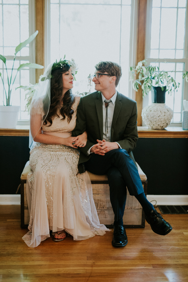 a-folksy-ohio-wedding-at-grandma-and-grandpas-house-3