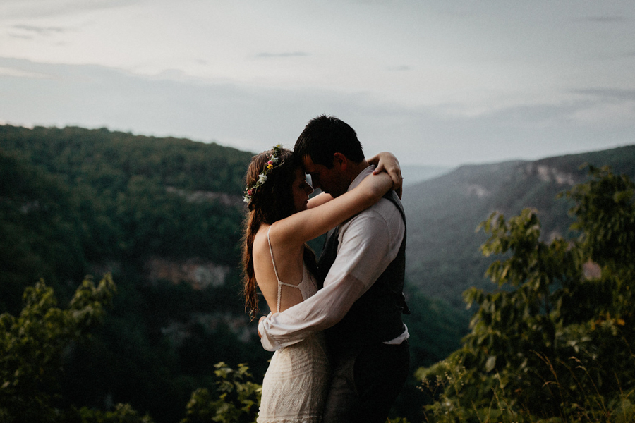 incrediby-intimate-waterfall-elopement-at-cloudland-canyon-state-park-30