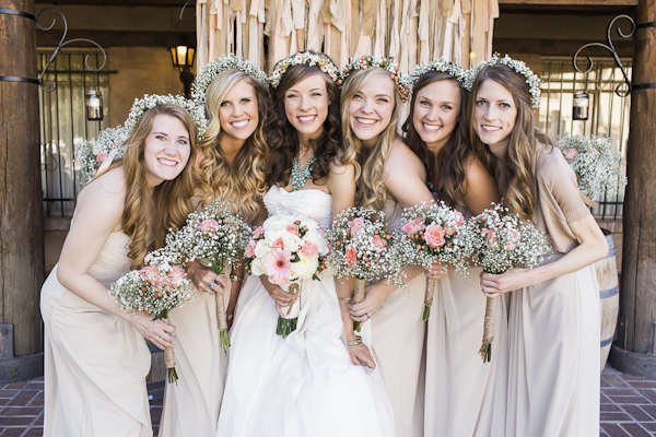 rustic bridesmaid style, photo by Rachel Solomon | via junebugweddings.com rustic bridesmaid style, photo by Rachel Solomon | via junebugweddings.com
