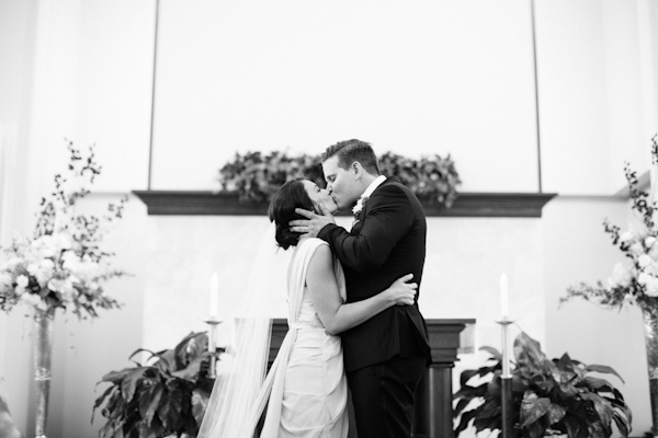 navy and pink garden wedding in Ohio, photo by Ely Brothers | via junebugweddings.com navy and pink garden wedding in Ohio, photo by Ely Brothers | via junebugweddings.com
