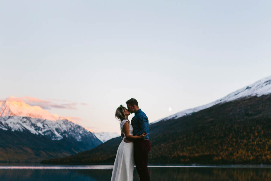 Winter-Elopement-Inspiration-at-Eklunta-Lake-Kristian-Lynae-Photography-8